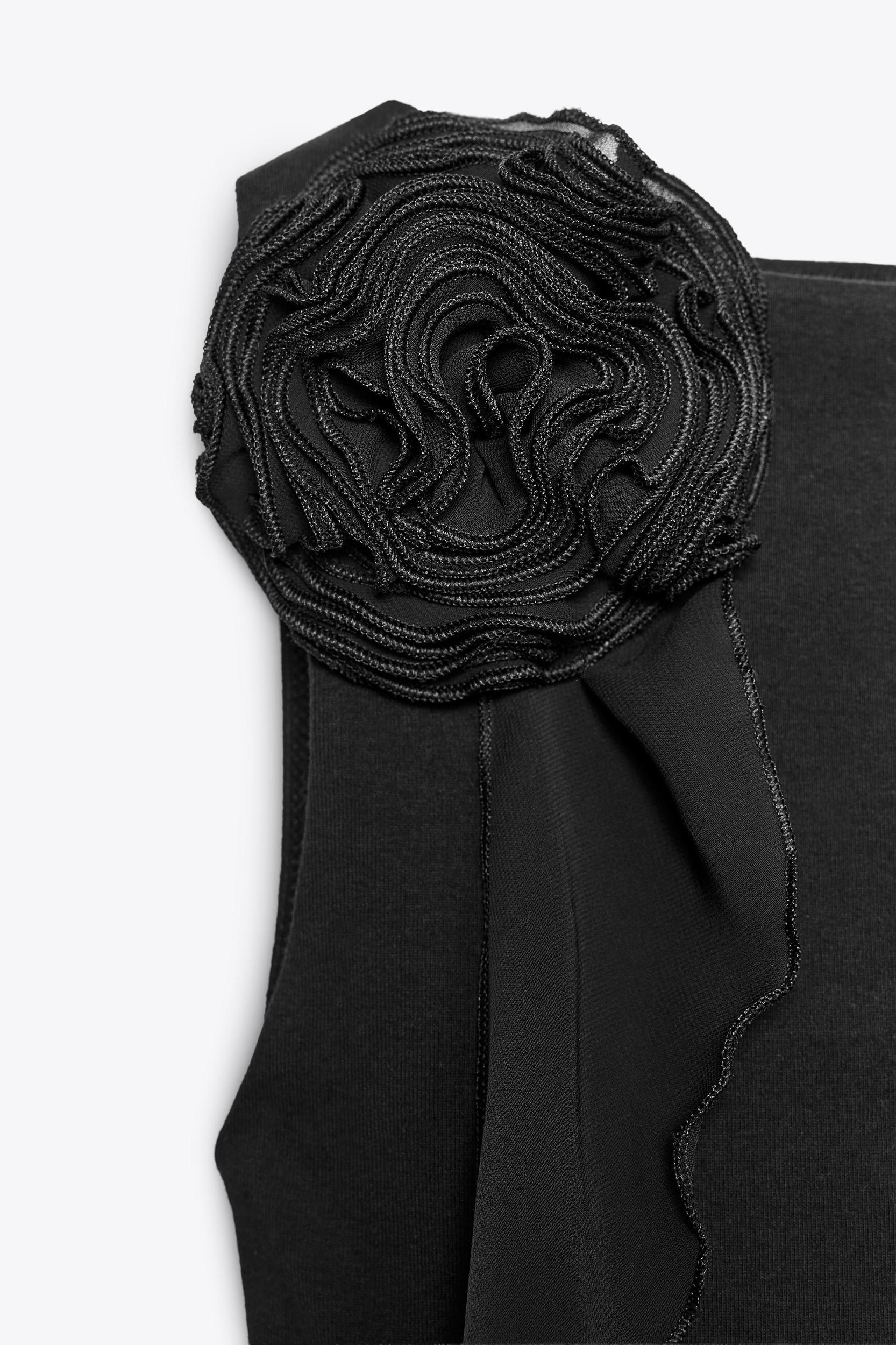 SLEEVELESS FLORAL TOP Product Image