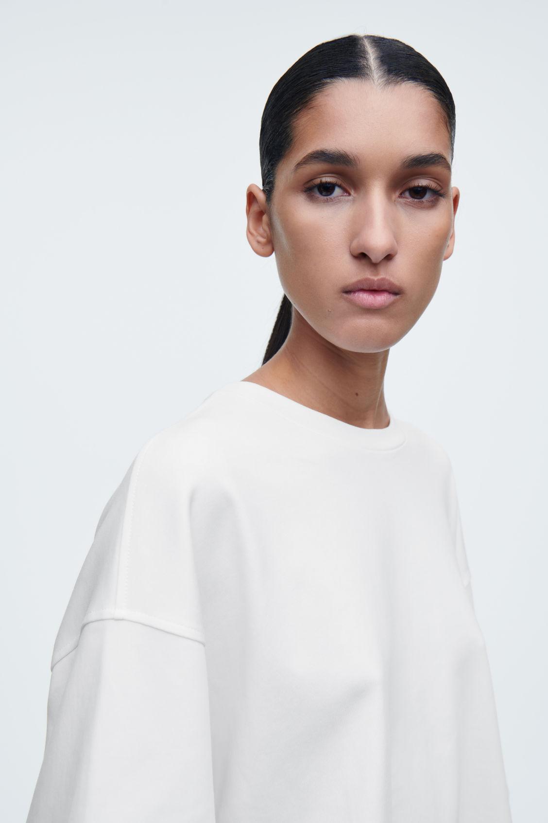 OVERSIZED BOXY T-SHIRT Product Image