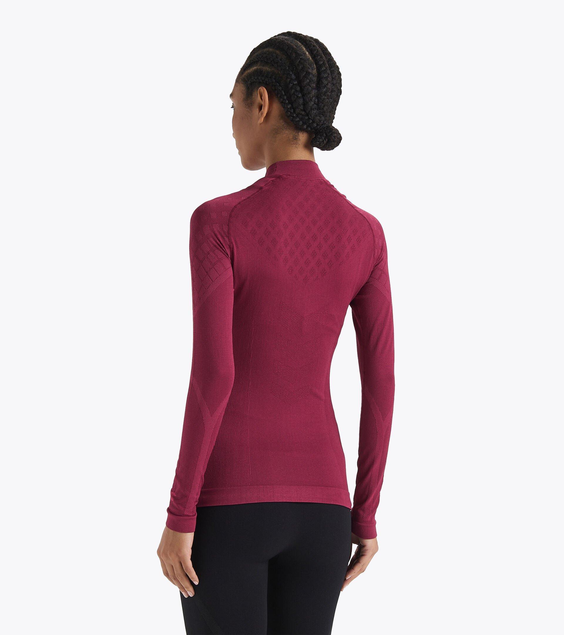 L. TURTLE NECK ACT Product Image