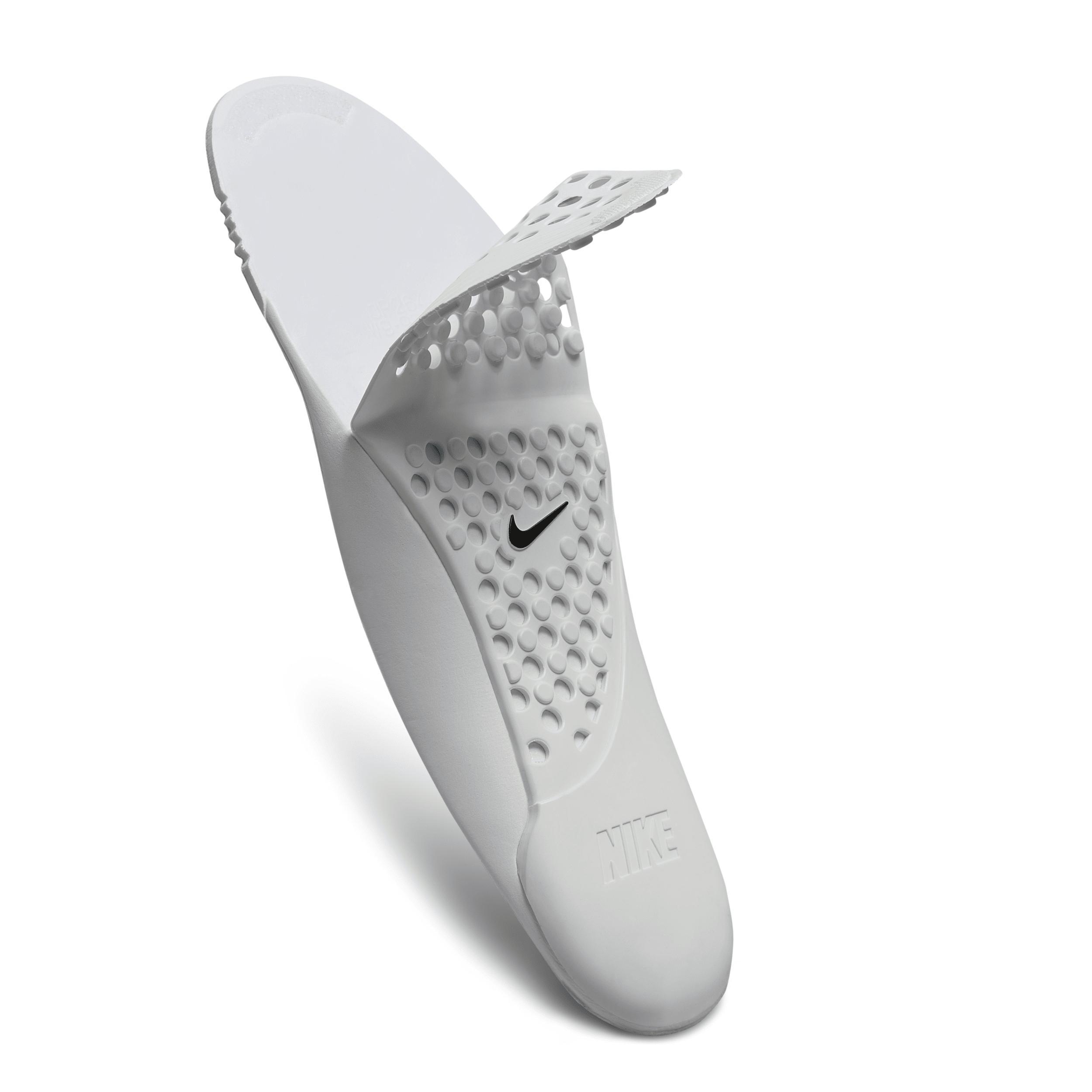 Nike Women's Reina EasyOn Shoes Product Image