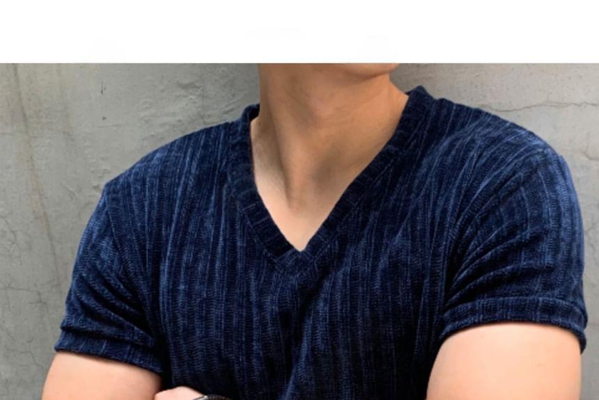 Short-Sleeve V-Neck Knit Top Product Image