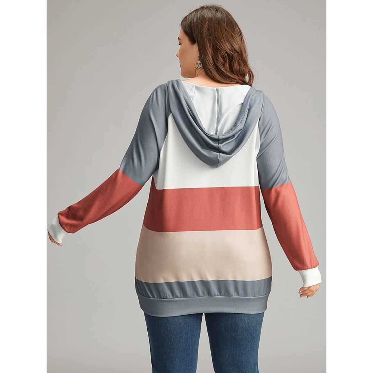 Plus Size Colorblock Contrast Hooded Drawstring Sweatshirt Women Multicolor Casual Contrast Hooded Dailywear Sweatshirts BloomChic 26/4X Product Image
