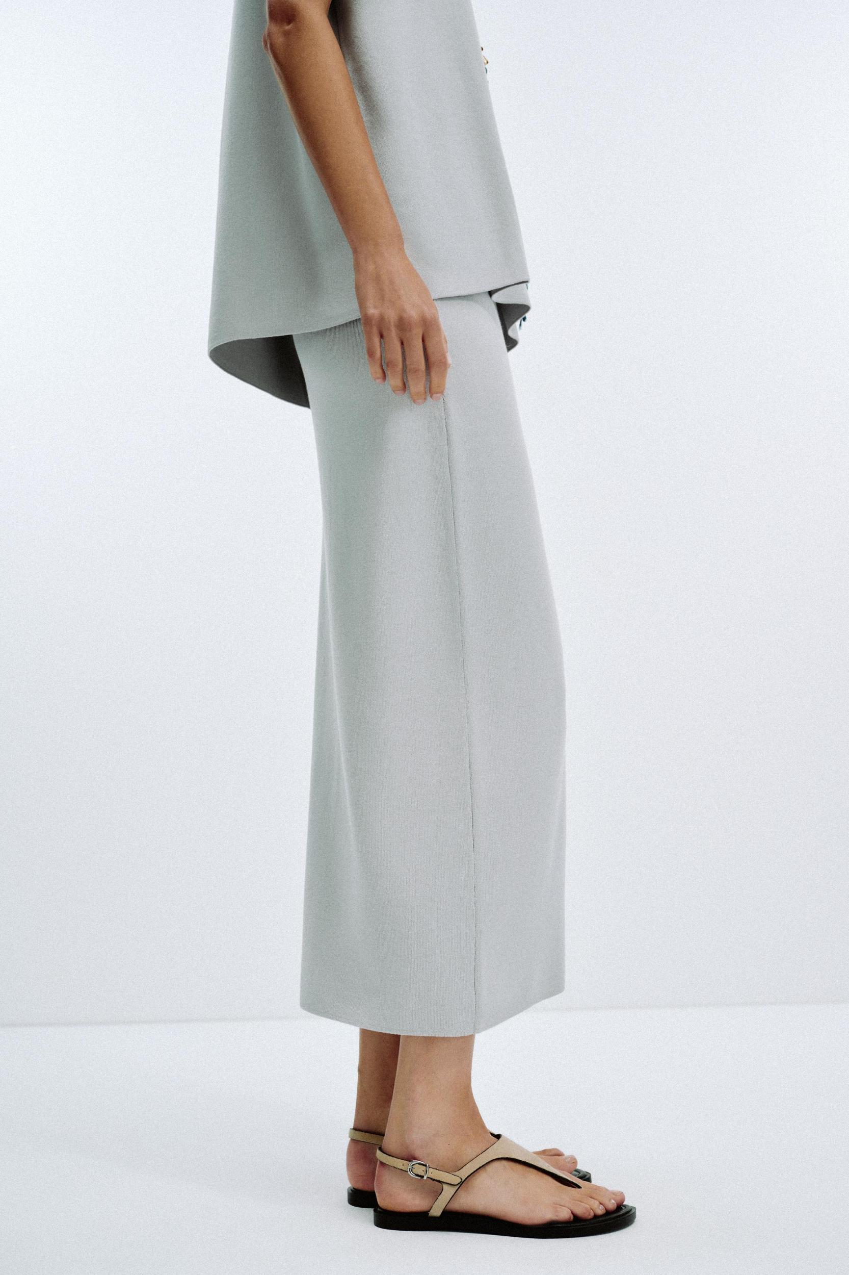 PLAIN KNIT MIDI SKIRT Product Image