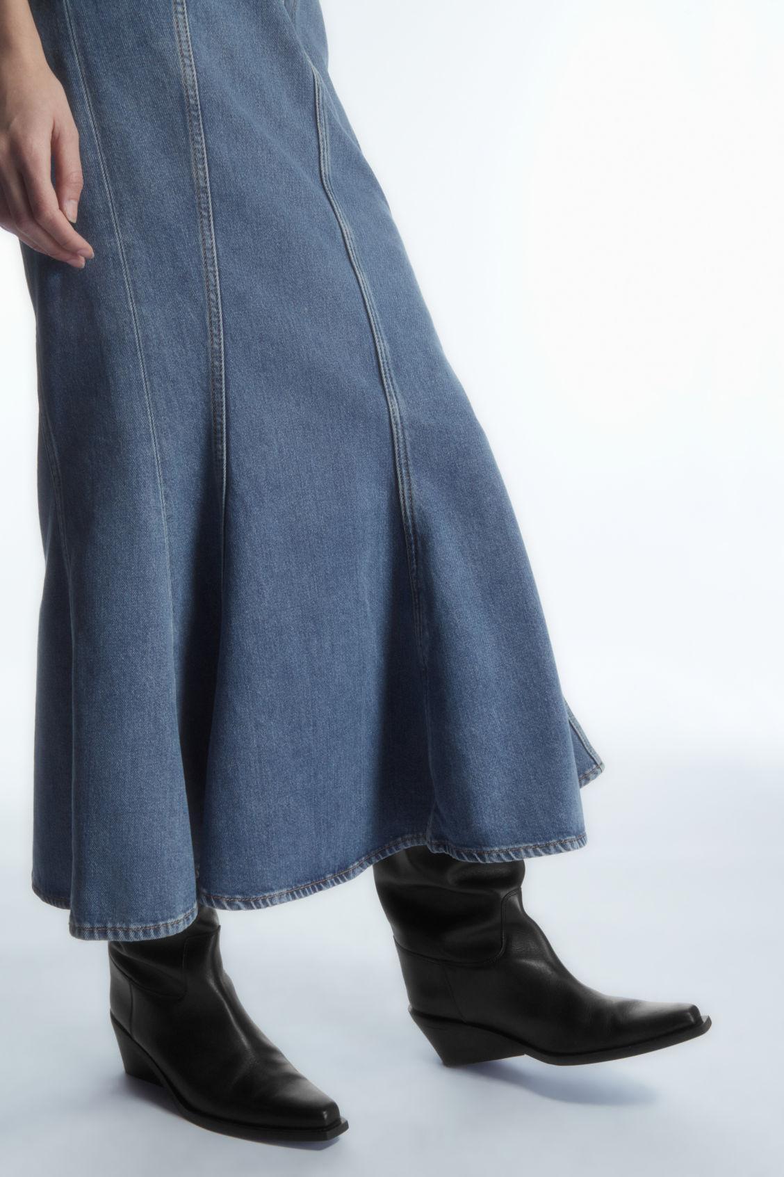 PANELED FLARED DENIM SKIRT Product Image