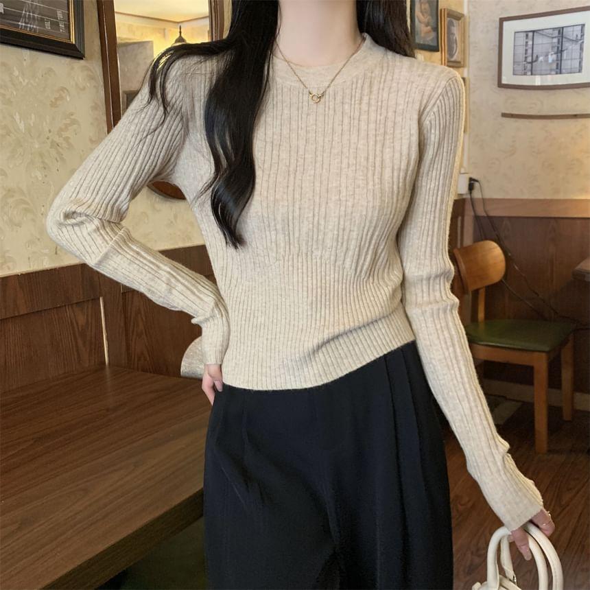 Long-Sleeve Round Neck Plain Slim Fit Crop Knit Top Product Image