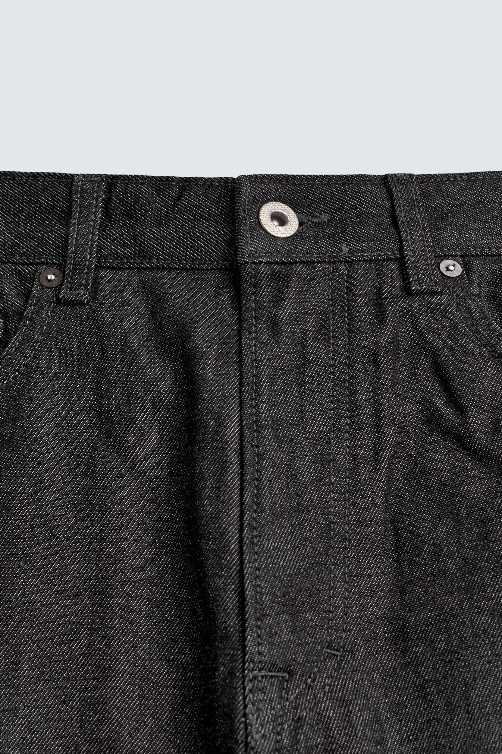 LOOSE FLARE FIT JEANS Product Image