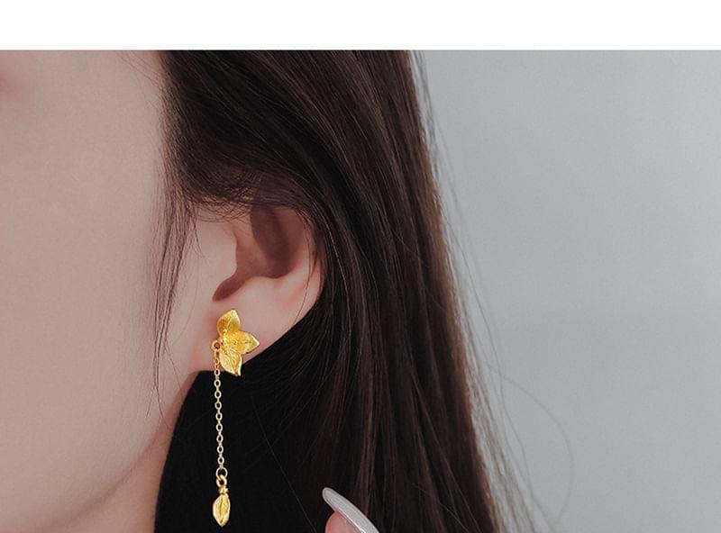 Flower Dangle Earring Product Image