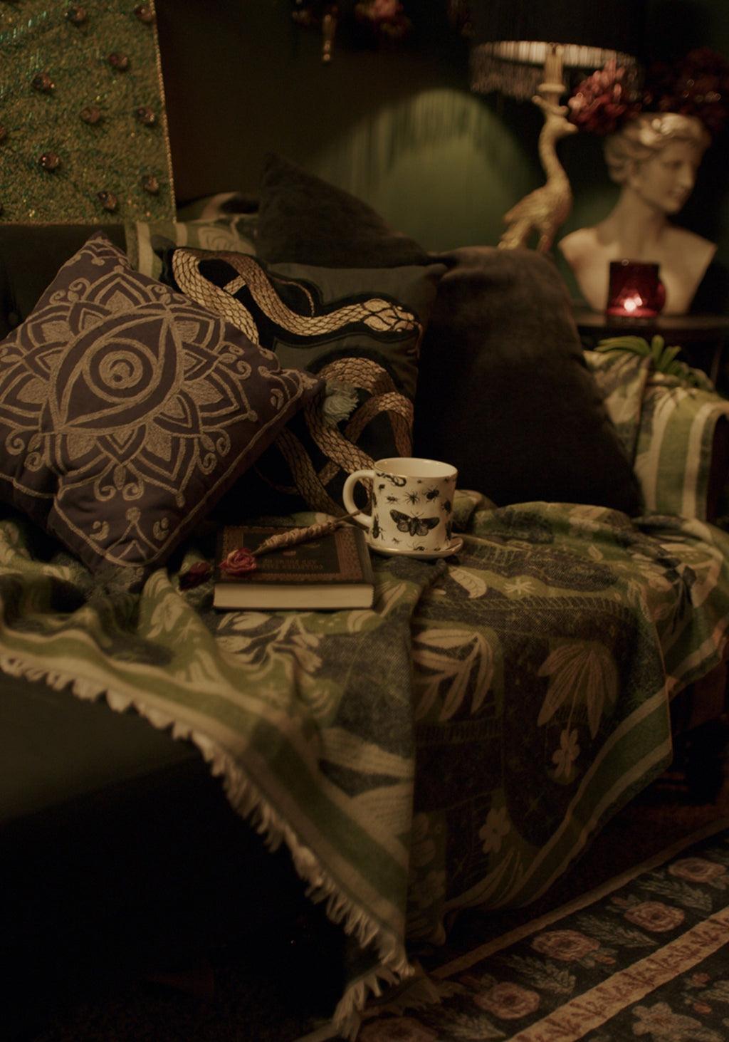 Deception Floral Snake Woven Blanket - Green Product Image