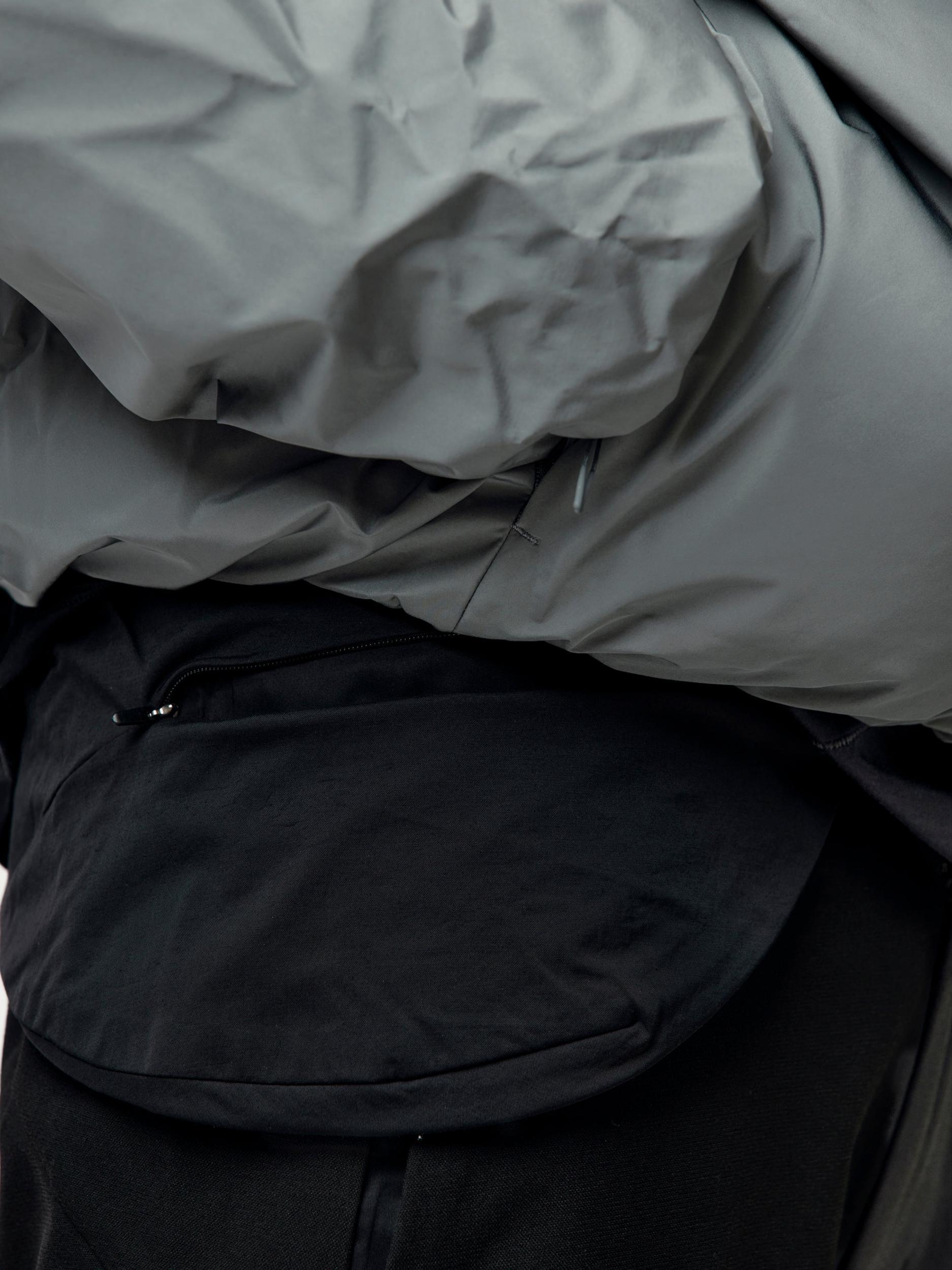 7.0 TECHNICAL PANTS RIGHT (BLACK) Product Image