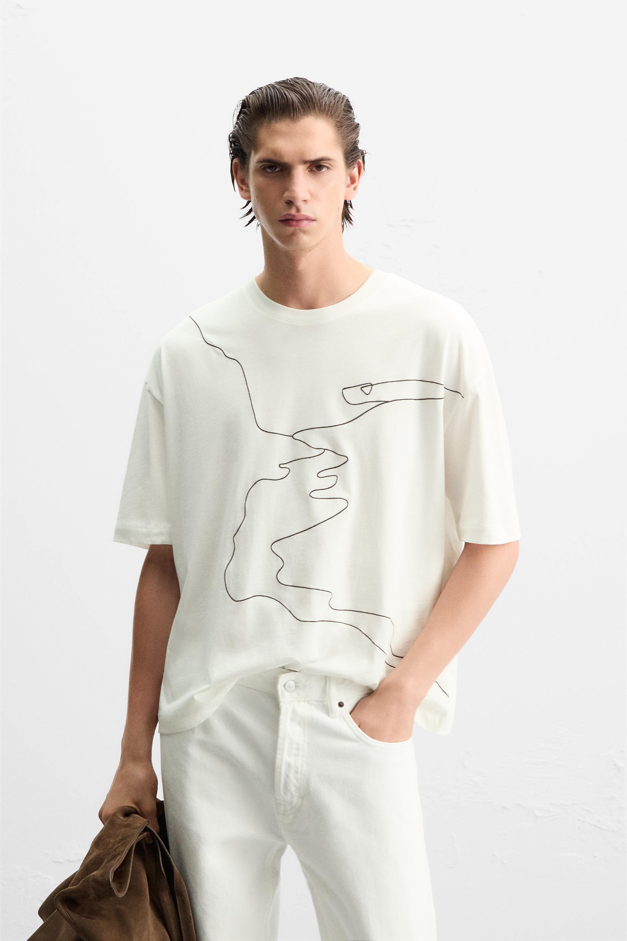 CONTRAST EMBROIDERED T-SHIRT Product Image