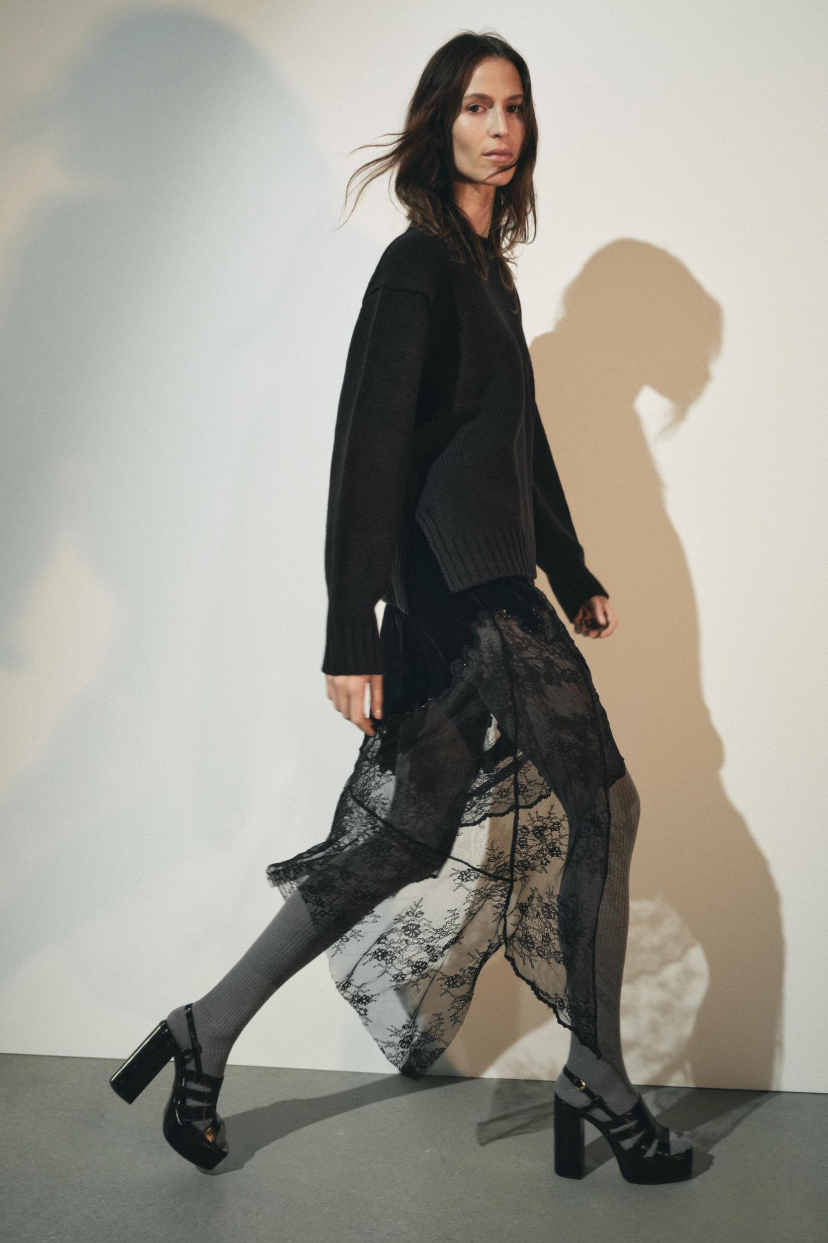 BASIC KNIT SWEATER Product Image