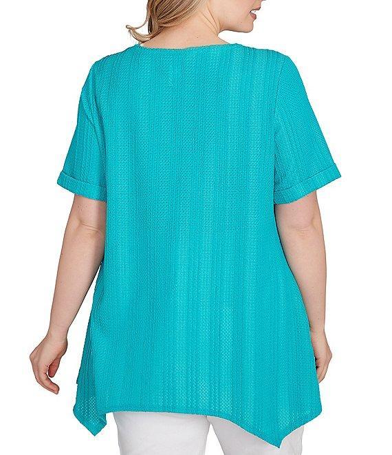 Ruby Rd. Plus Size Textured Solid Knit Crinkle Stripe Round Neck Short Sleeve Sharkbite Hem Top Product Image