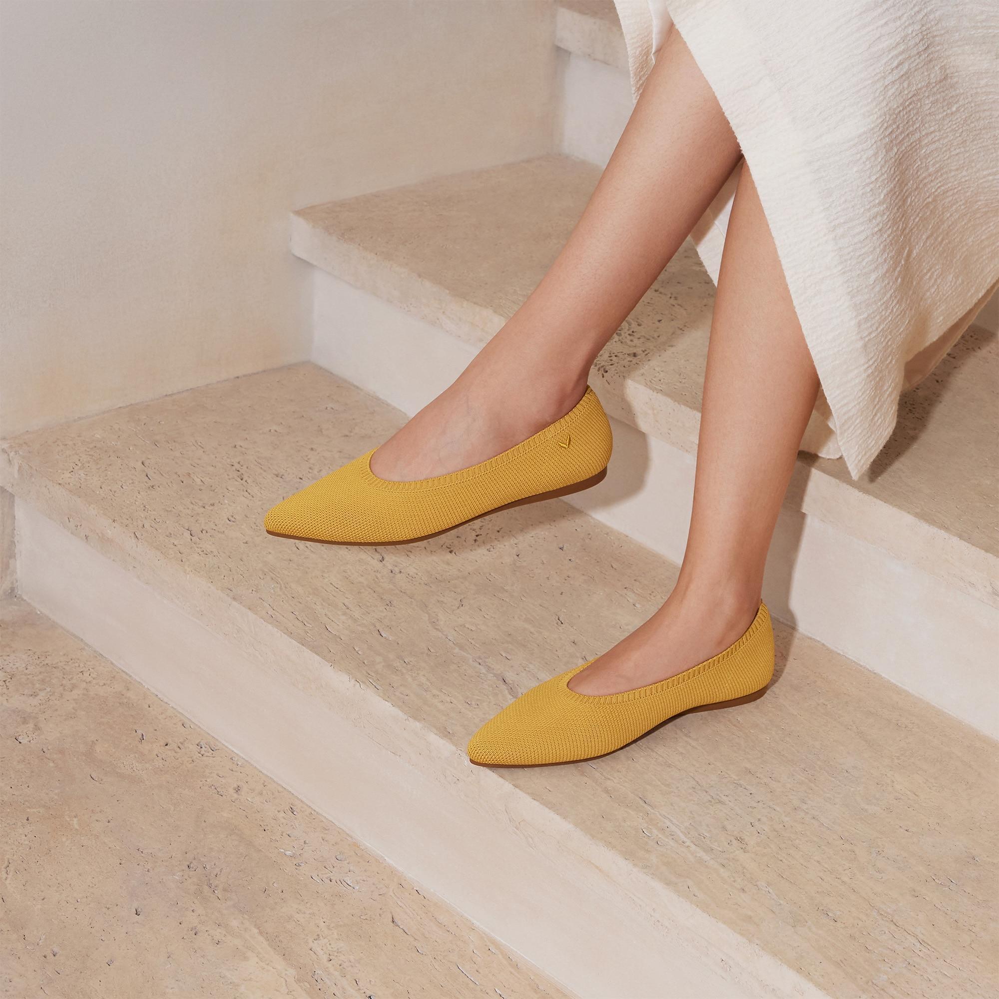 Pointed-Toe Ballet Flats (Aria 5°) Product Image