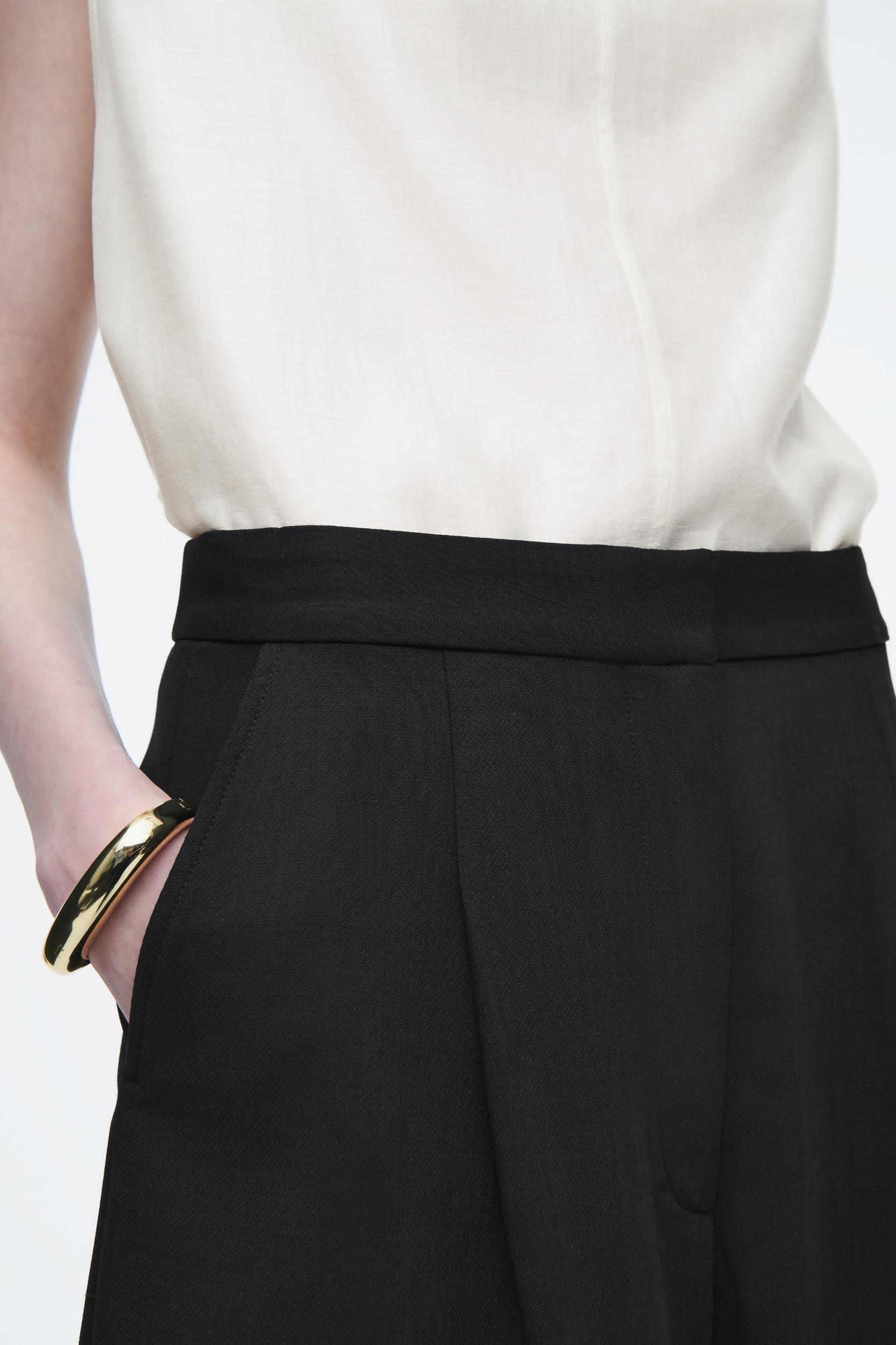 WOOL-BLEND WIDE-LEG PANTS Product Image