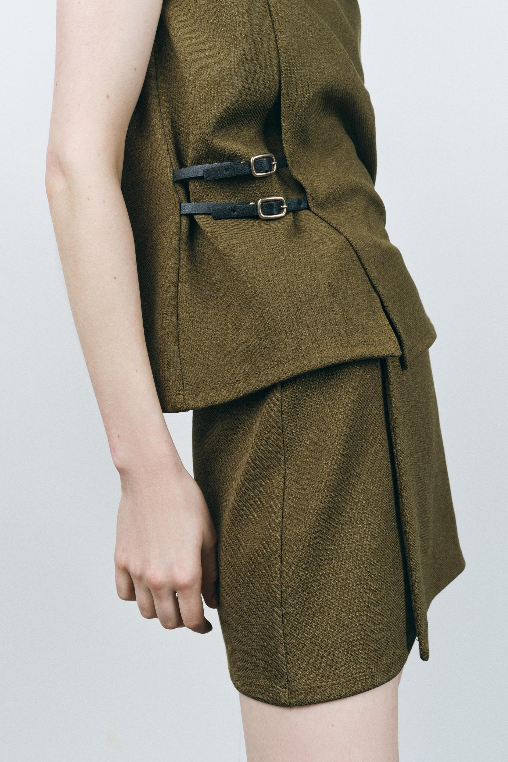 BUCKLE TWILL WRAP TOP Product Image