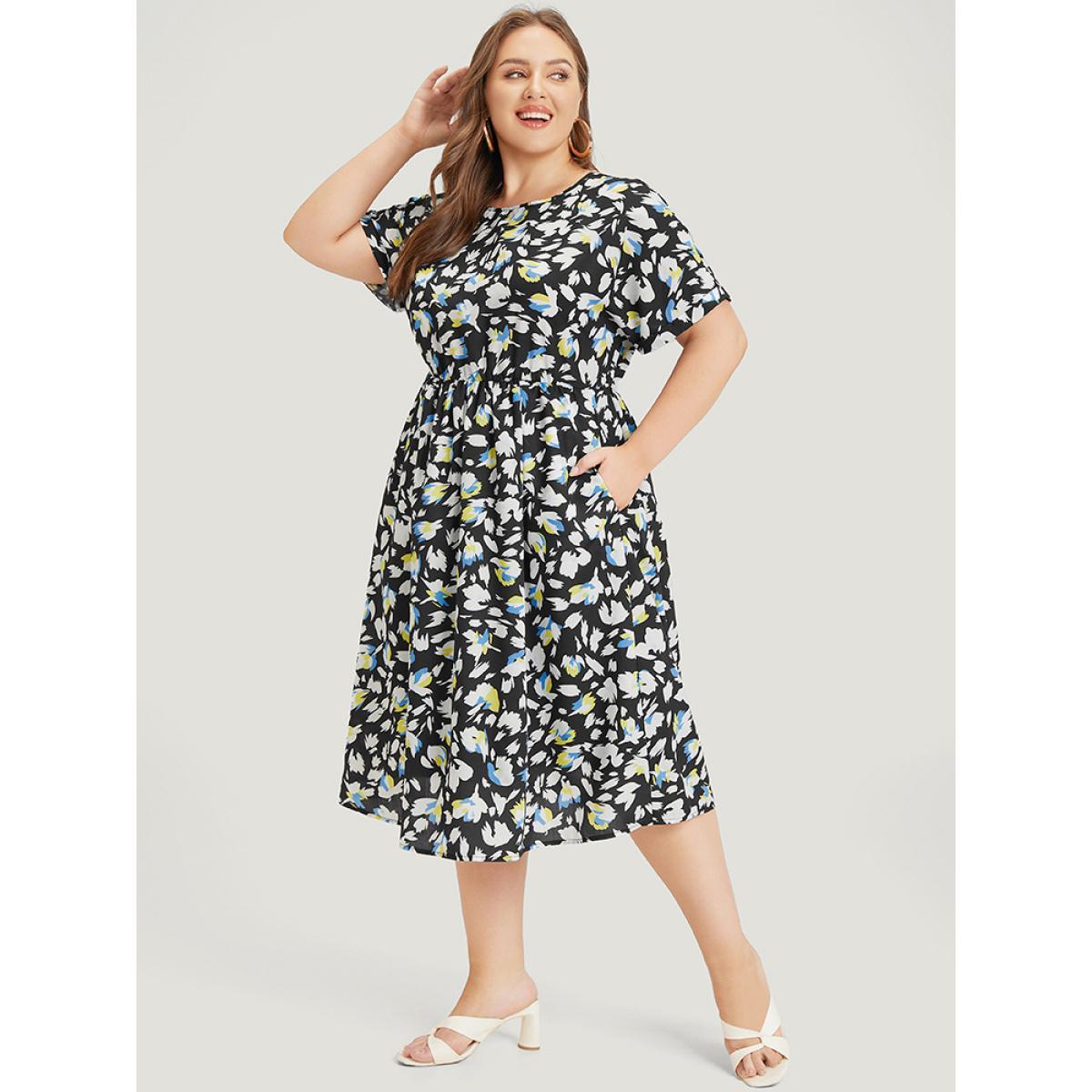 Plus Size Floral Print Pocket Round Neck Flutter Hem Dress Black Women Elegant Ruffles Round Neck Short sleeve Curvy Midi Dress BloomChic 22-24/3X Product Image