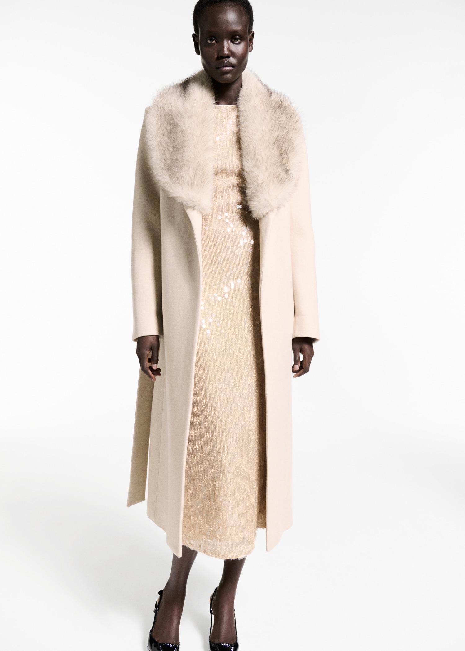 Butter wool coat with detachable collar - Women | MANGO USA Product Image