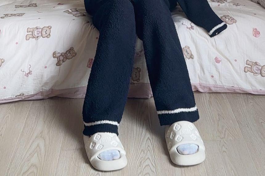 Contrast Trim Fleece Pajama Set Product Image