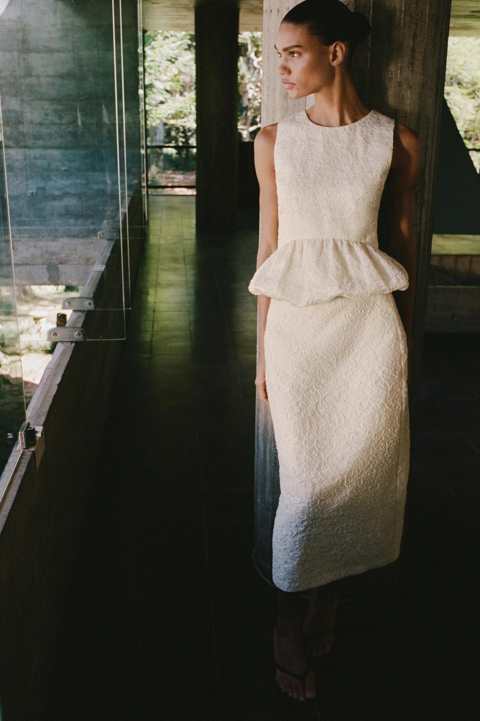 TEXTURED MIDI SKIRT Product Image