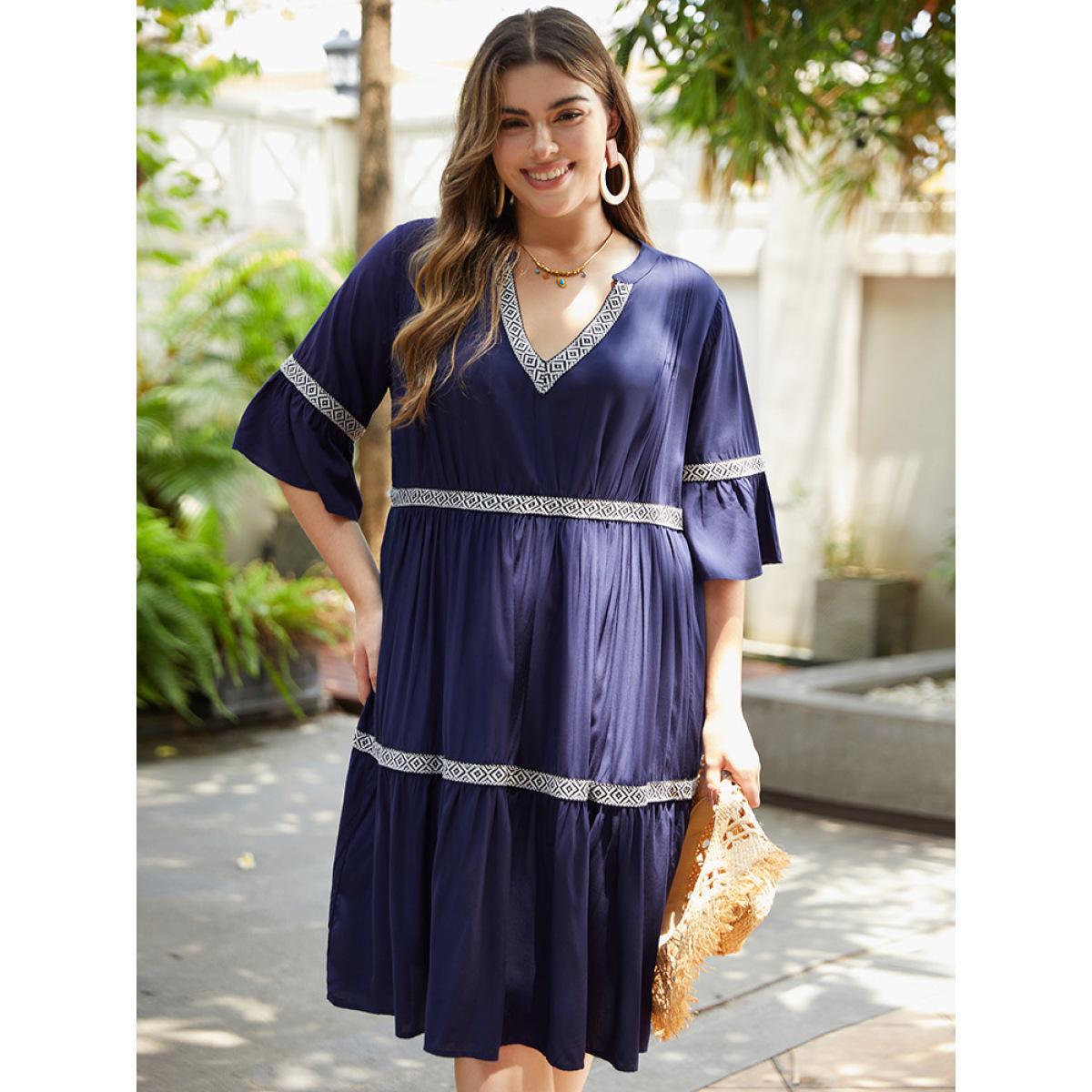 Plus Size Geometric Trim Notched Bell Sleeve Dress DarkBlue Women Vacation Pleated Notched collar Half Sleeve Curvy Midi Dress BloomChic 14-16/1X Product Image