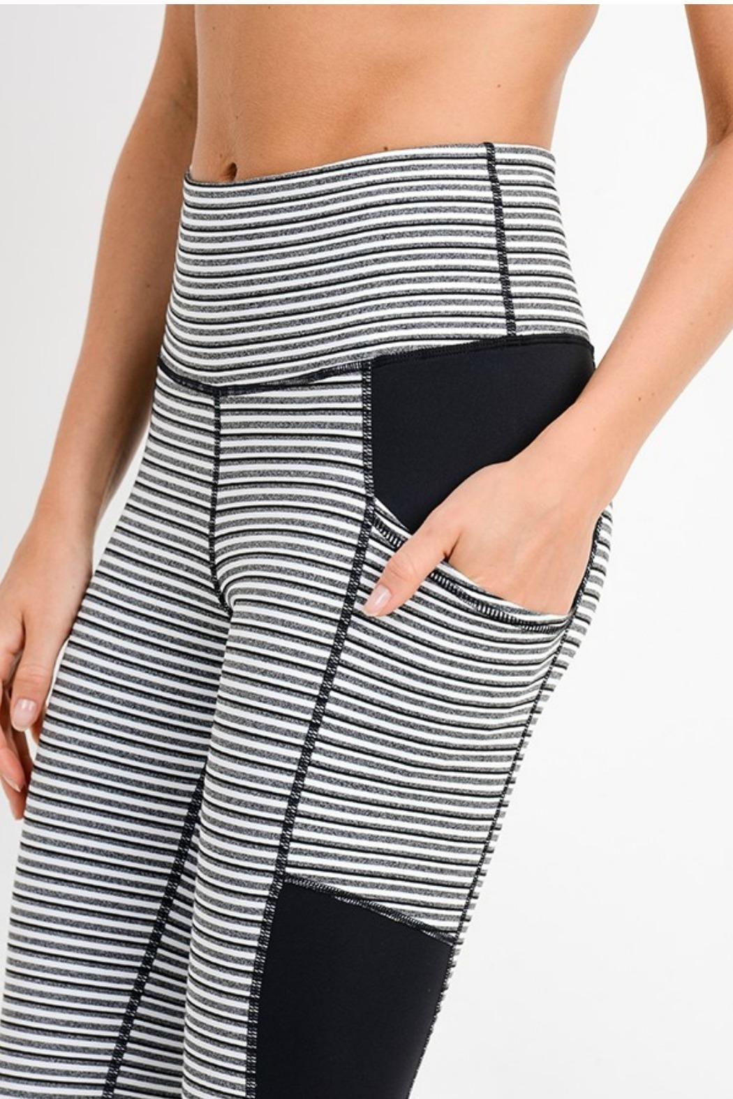 Monochrome Tiramisu Print Legging Product Image