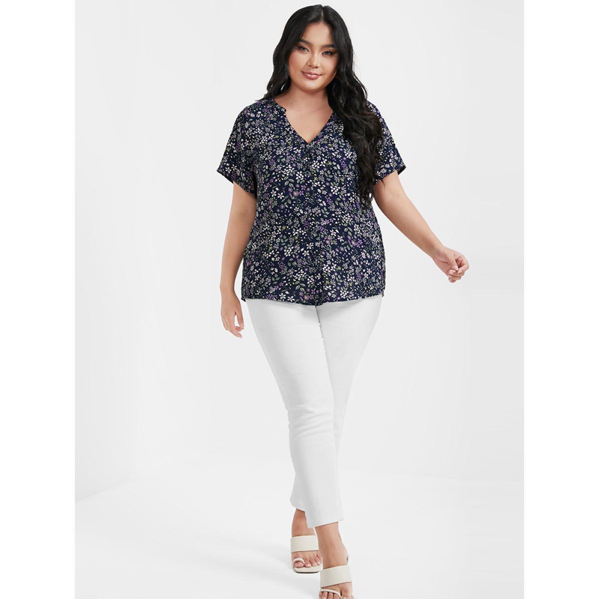 Plus Size DarkBlue Ditsy Floral V Neck Button Blouse Women Casual Short sleeve V-neck Dailywear Blouses BloomChic 18-20/2X Product Image