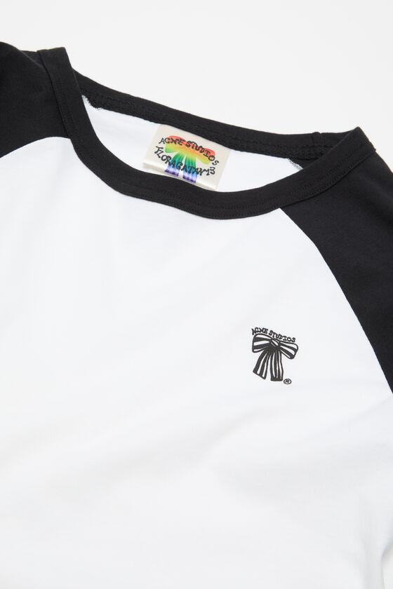 Long sleeve t-shirt - Regular fit Product Image