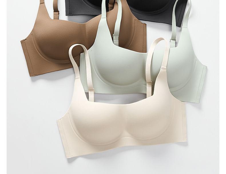 Plain Seamless Wireless Push Up Bra Product Image