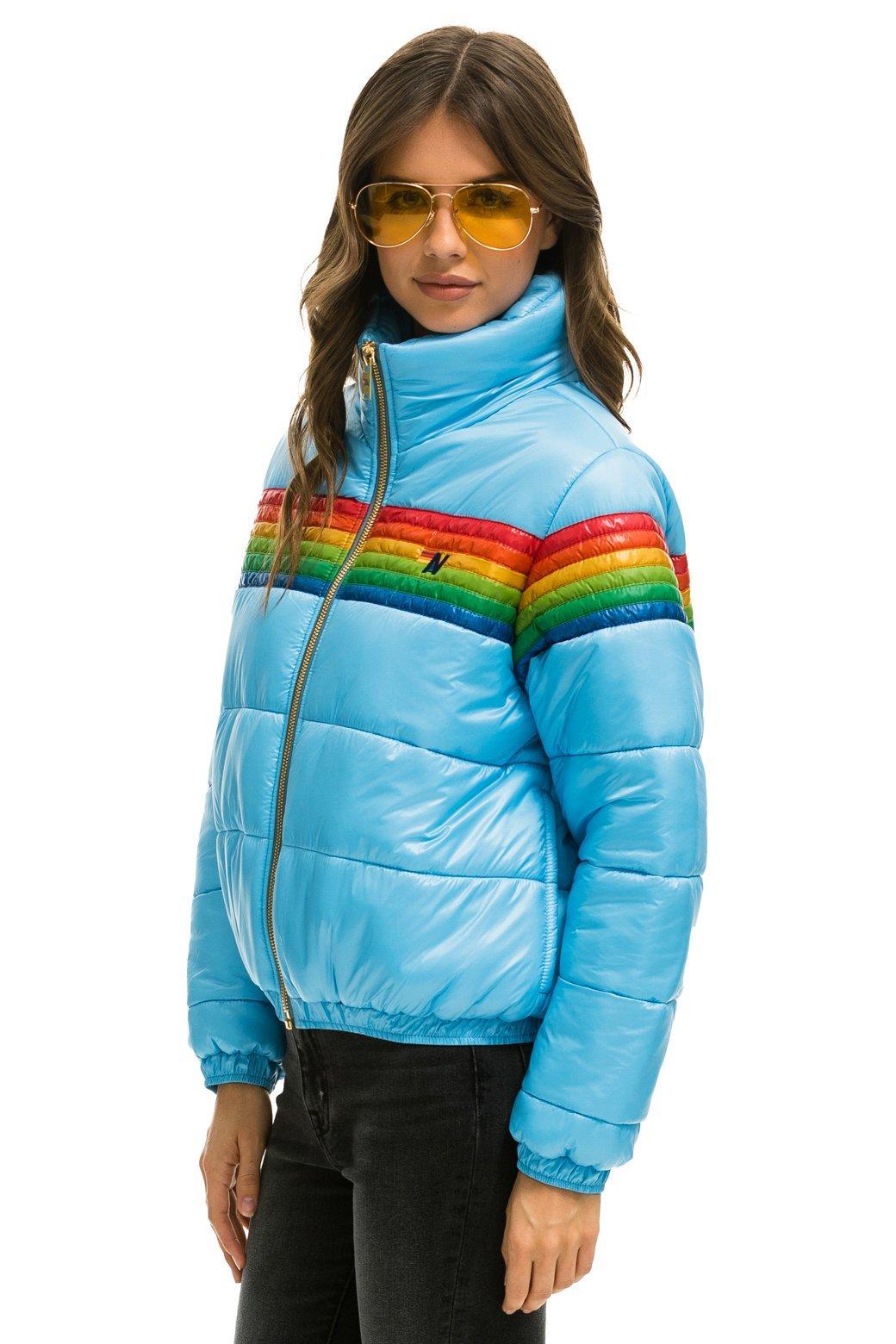 6 STRIPE LUXE APRES PUFFER JACKET - GLOSSY SKY Female Product Image