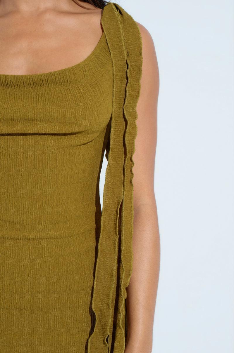 GET LIKE ME BACKLESS MIDI DRESS IN GREEN Product Image