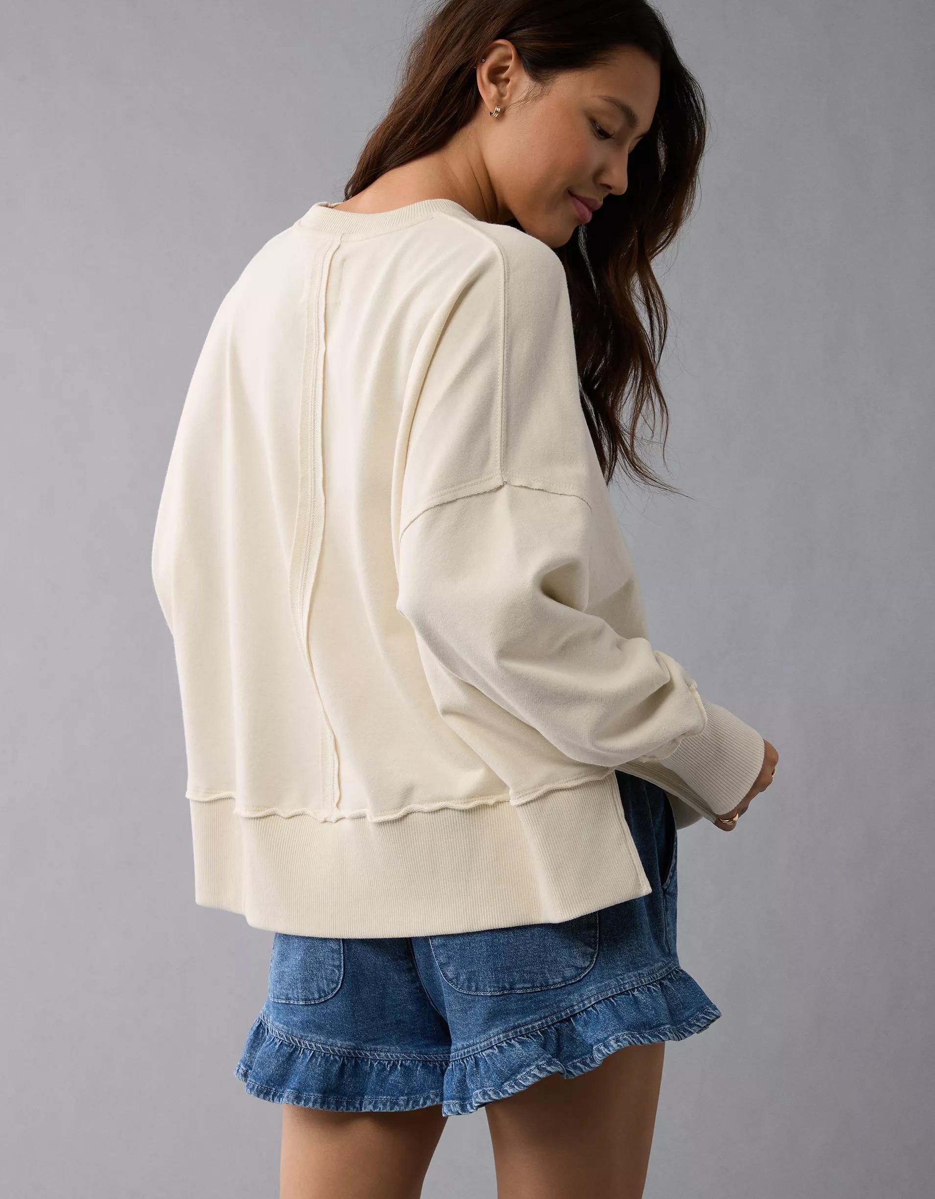 AE Big Hug Destination Graphic Crew Neck Sweatshirt Product Image