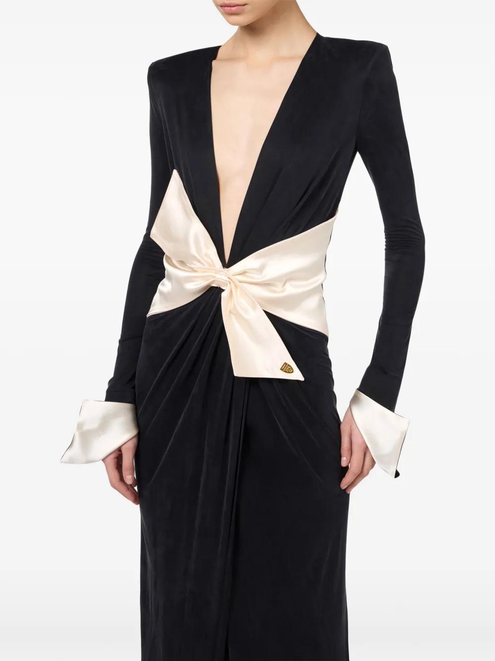 oversized-bow gown Product Image