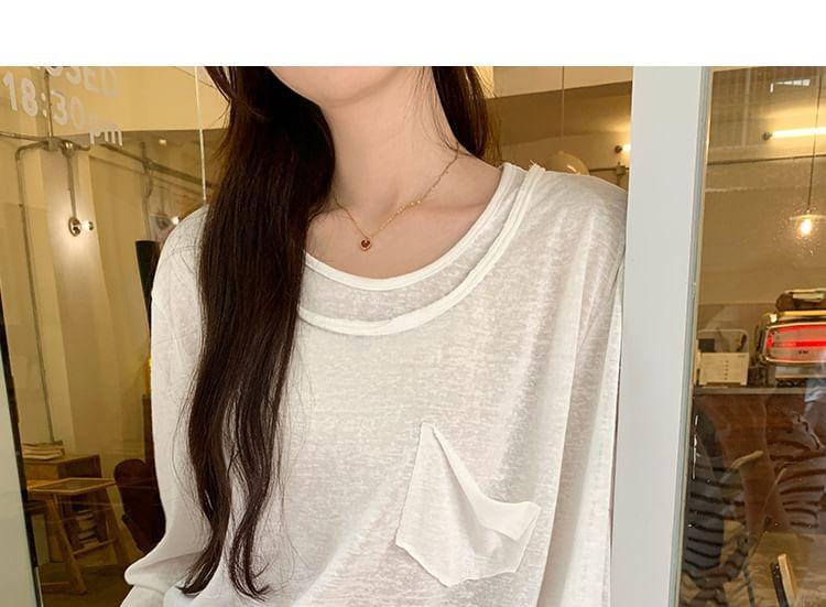 Long-Sleeve Scoop Neck Plain Pocket Detail T-Shirt Product Image