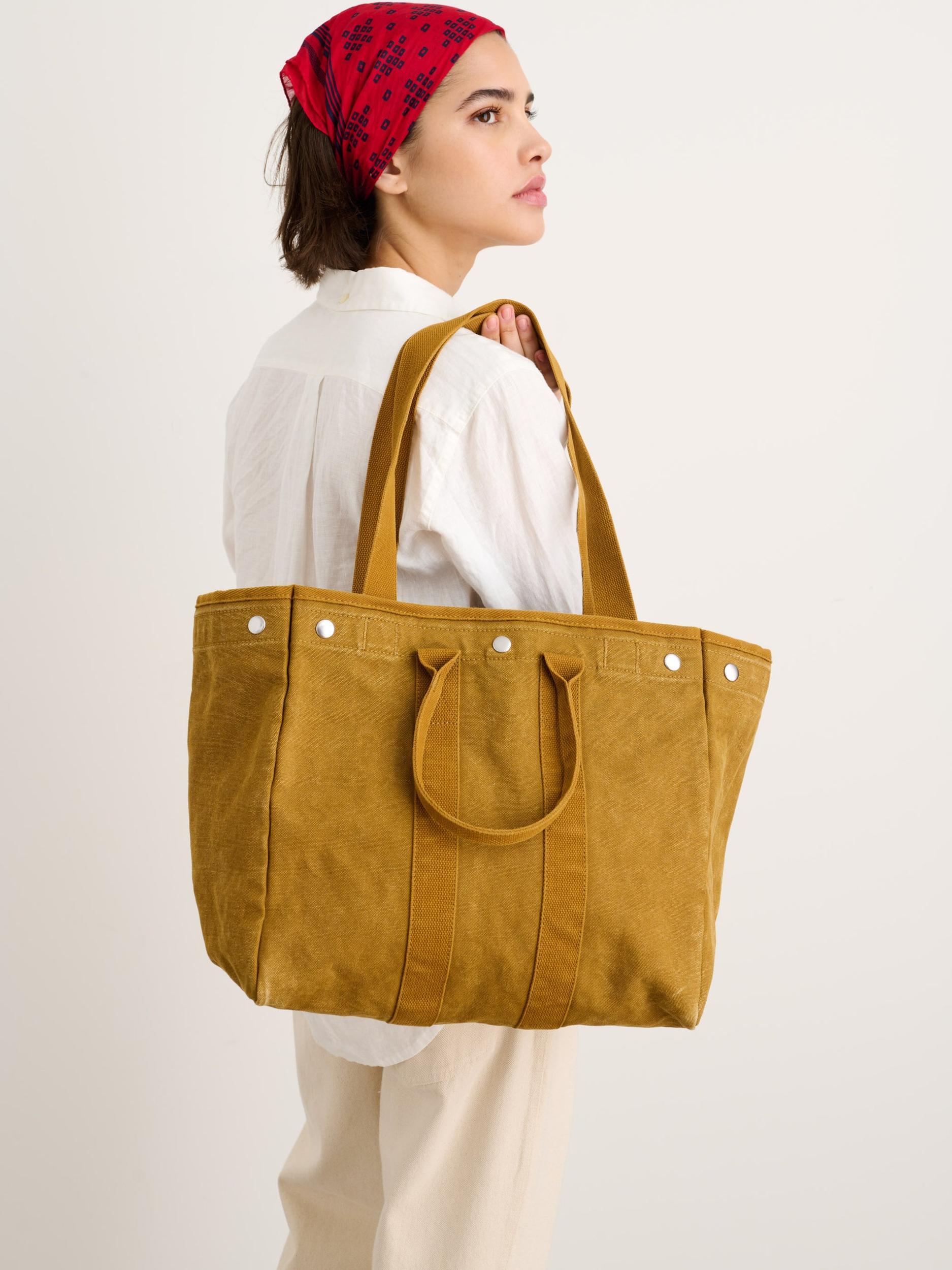 The Perfect Daily Tote Product Image
