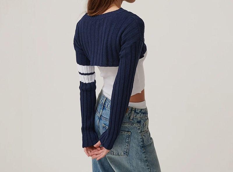 V-Neck Lettering Print Knit Shrug Product Image