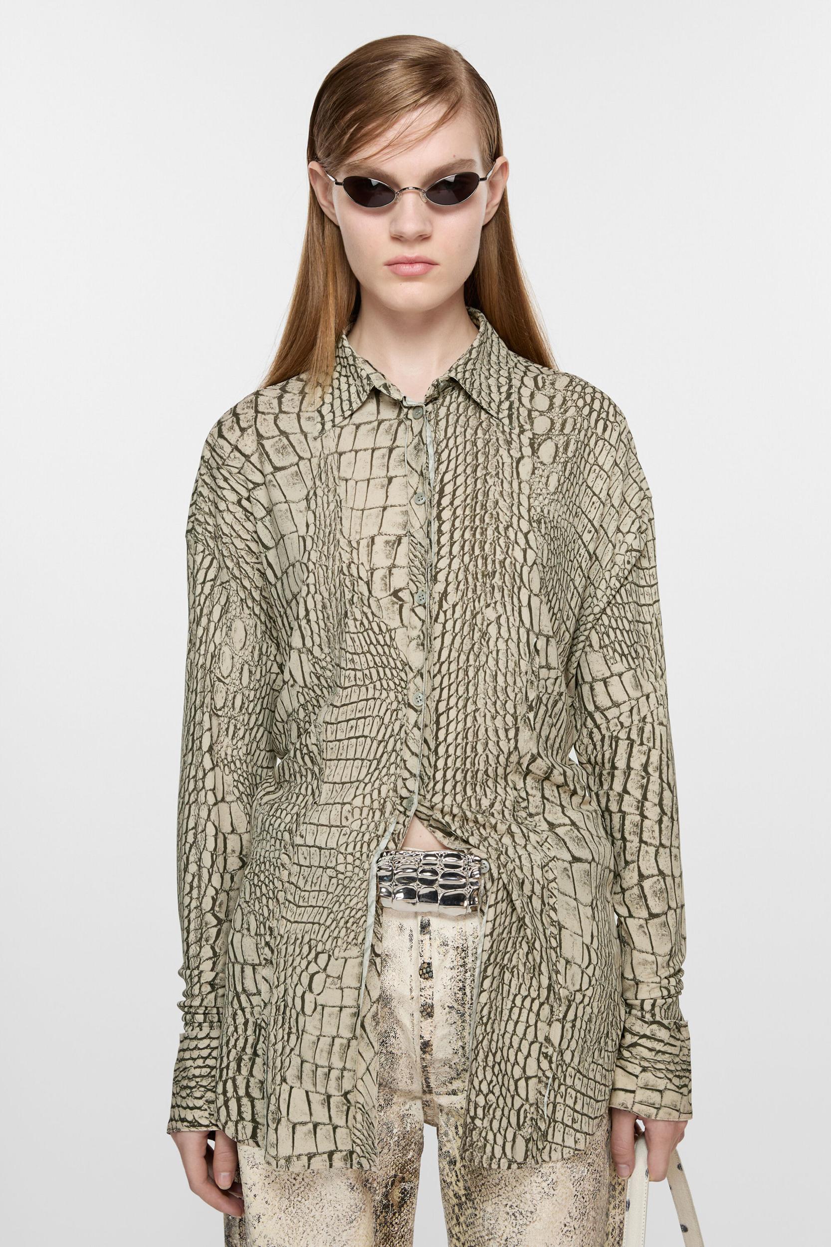 Button-up printed shirt Product Image