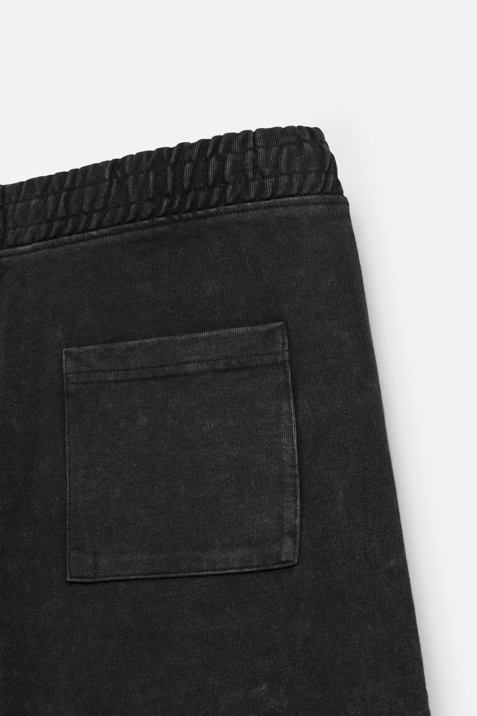 BAGGY FIT JOGGER SHORTS Product Image