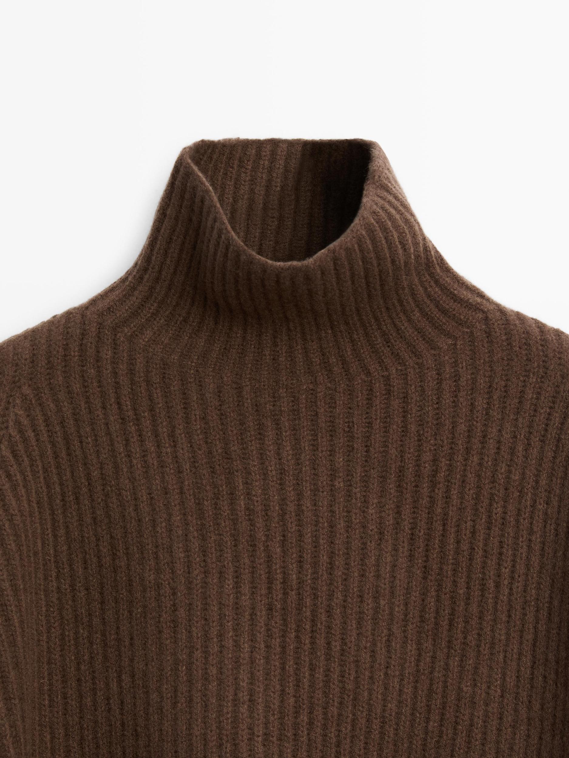 100% wool knitted coat Product Image