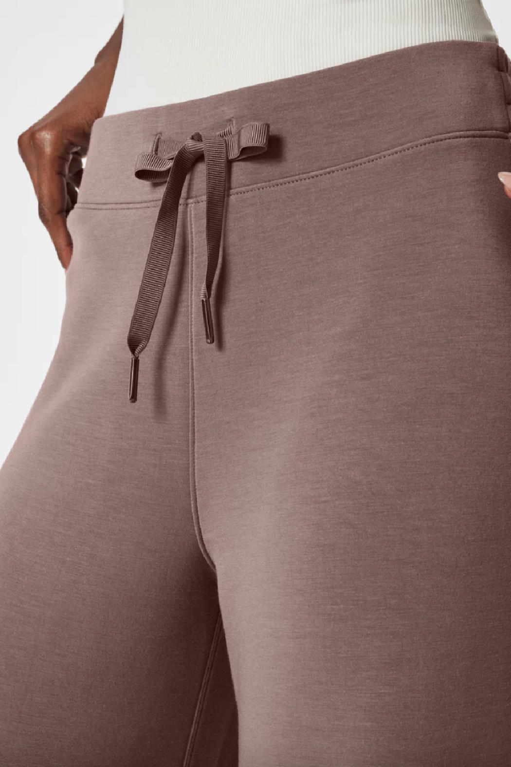 AirEssentials Wide Leg Pant Product Image