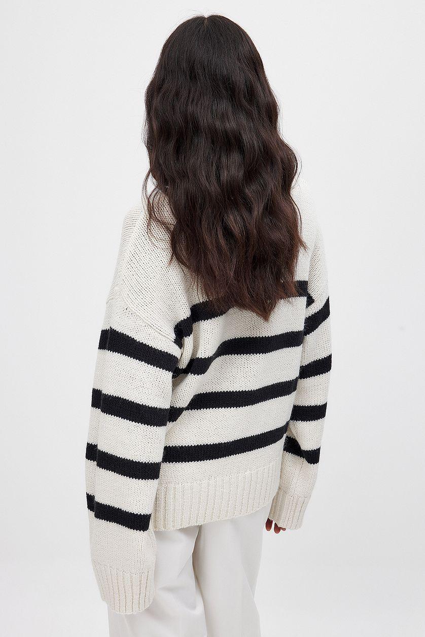 Round Neck Knitted Striped Sweater Product Image