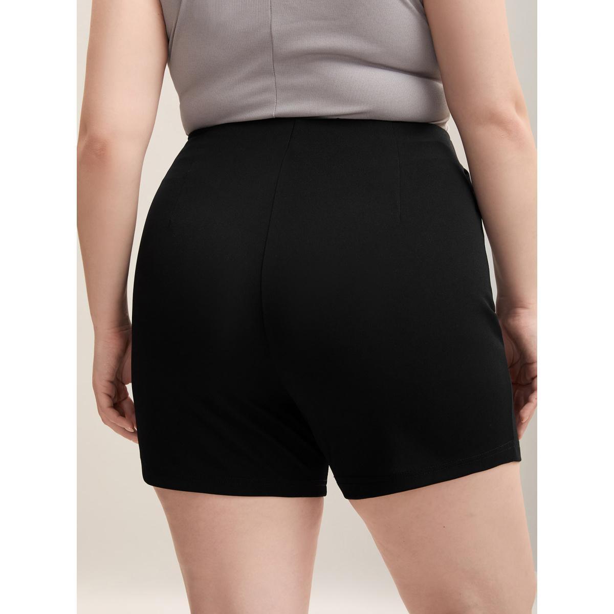 Plus Size Stretchy Waist Pleated Pull-On Shorts Women Black Casual Pleated Bodycon Everyday Shorts BloomChic 30/6X Product Image