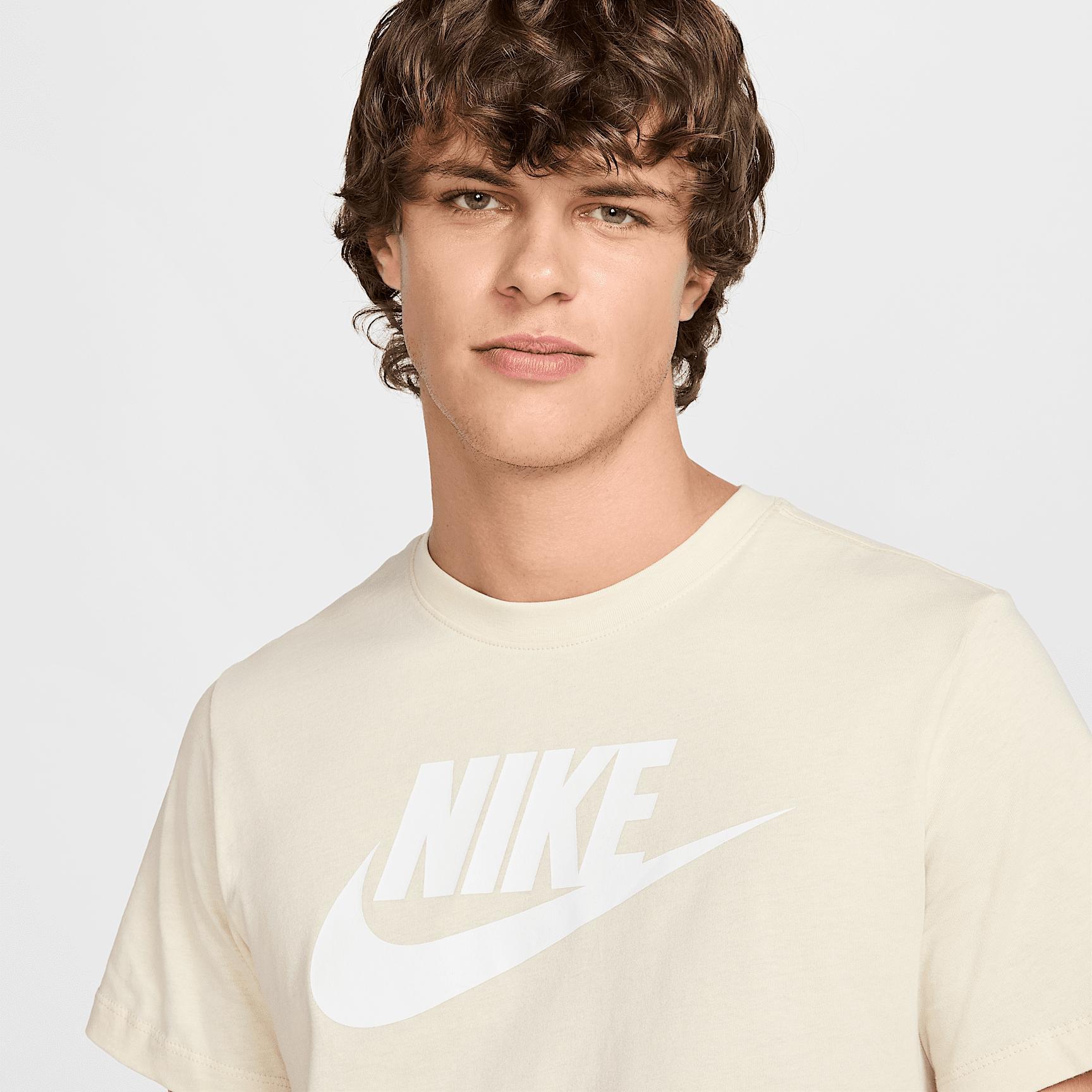 Nike Sportswear Men's T-Shirt Product Image