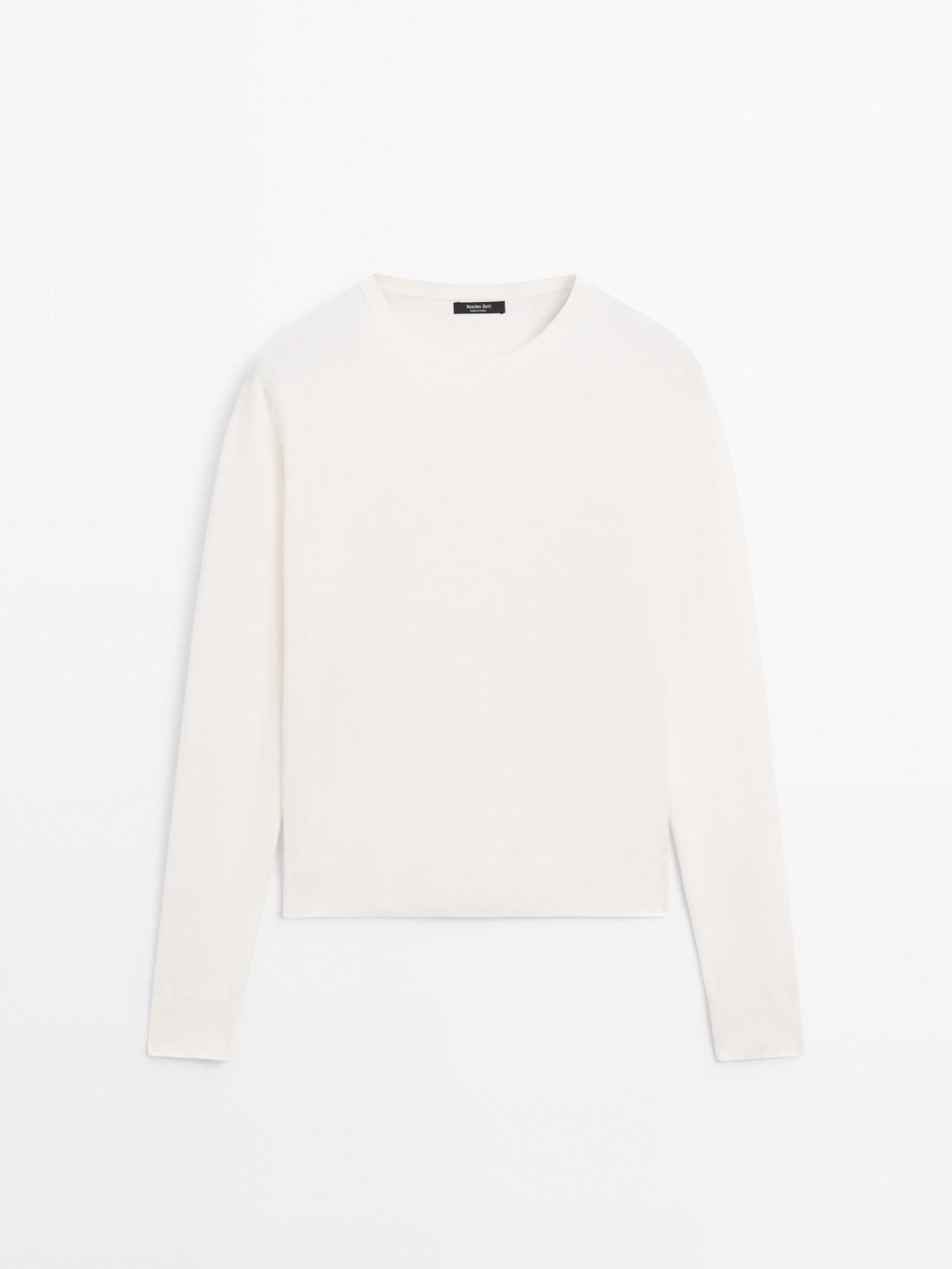 Wool blend knit sweater with crew neck Product Image