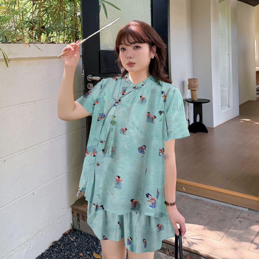 Plus Size Short-Sleeve Stand Collar Patterned Tassel Frog Buttoned Blouse / Elastic Waist Wide Leg Shorts Product Image