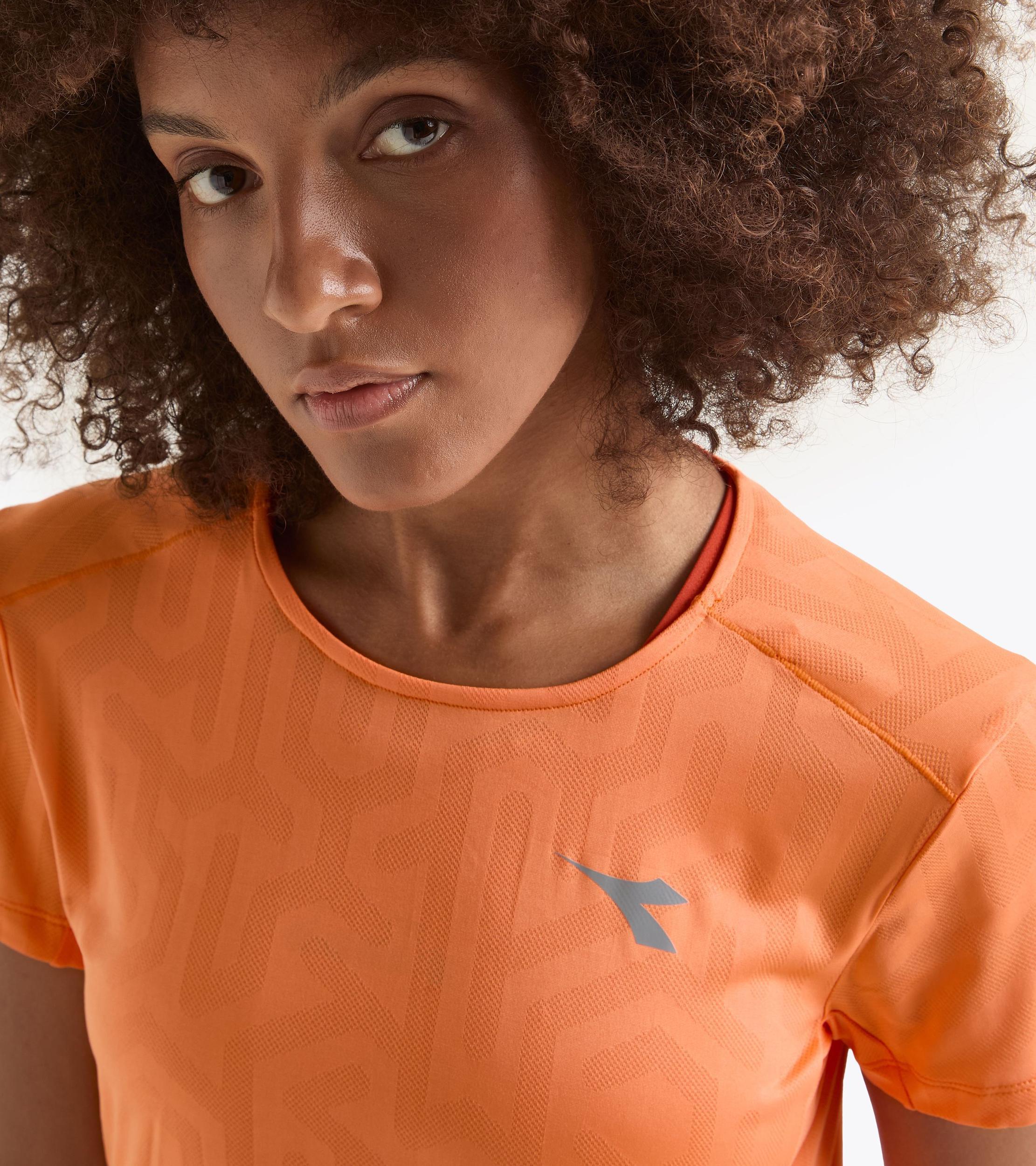 L. SUPER LIGHT SS T-SHIRT Product Image