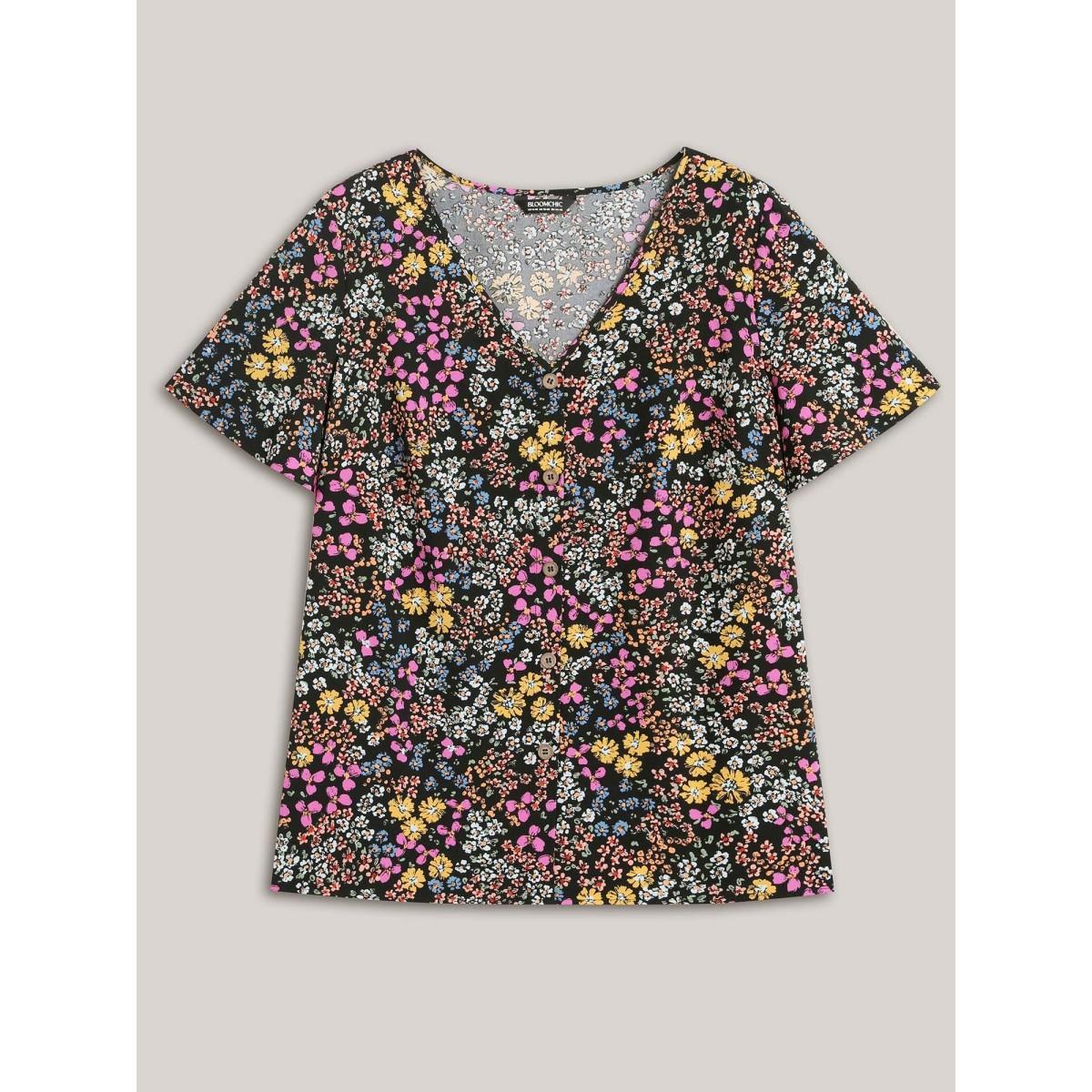 Plus Size Black Floral Print V-Neck Flowy Blouse Women Playful Short sleeve V-neck Vacation Blouses BloomChic 28/5X Product Image