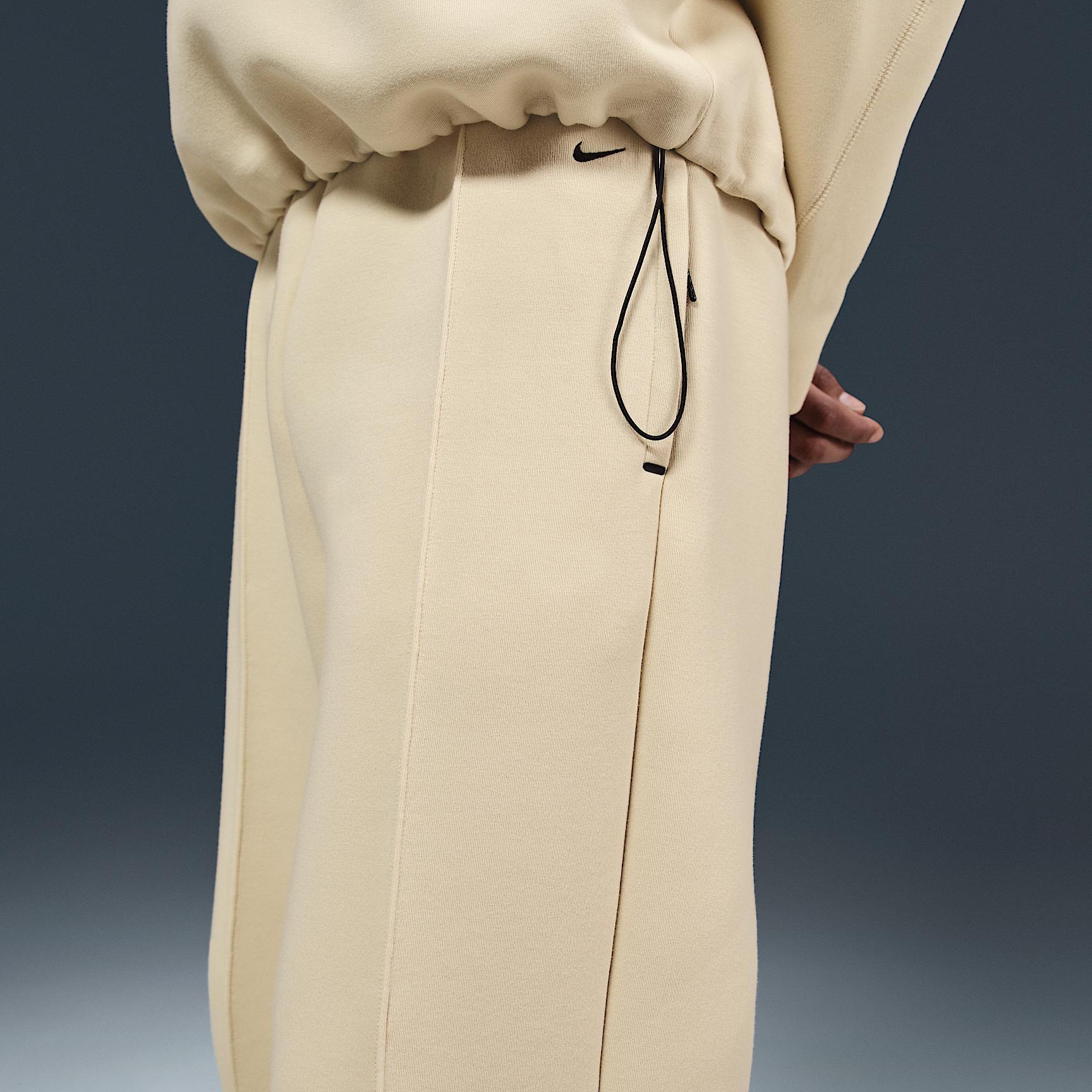 Nike Men's Tech Fleece Crew Product Image