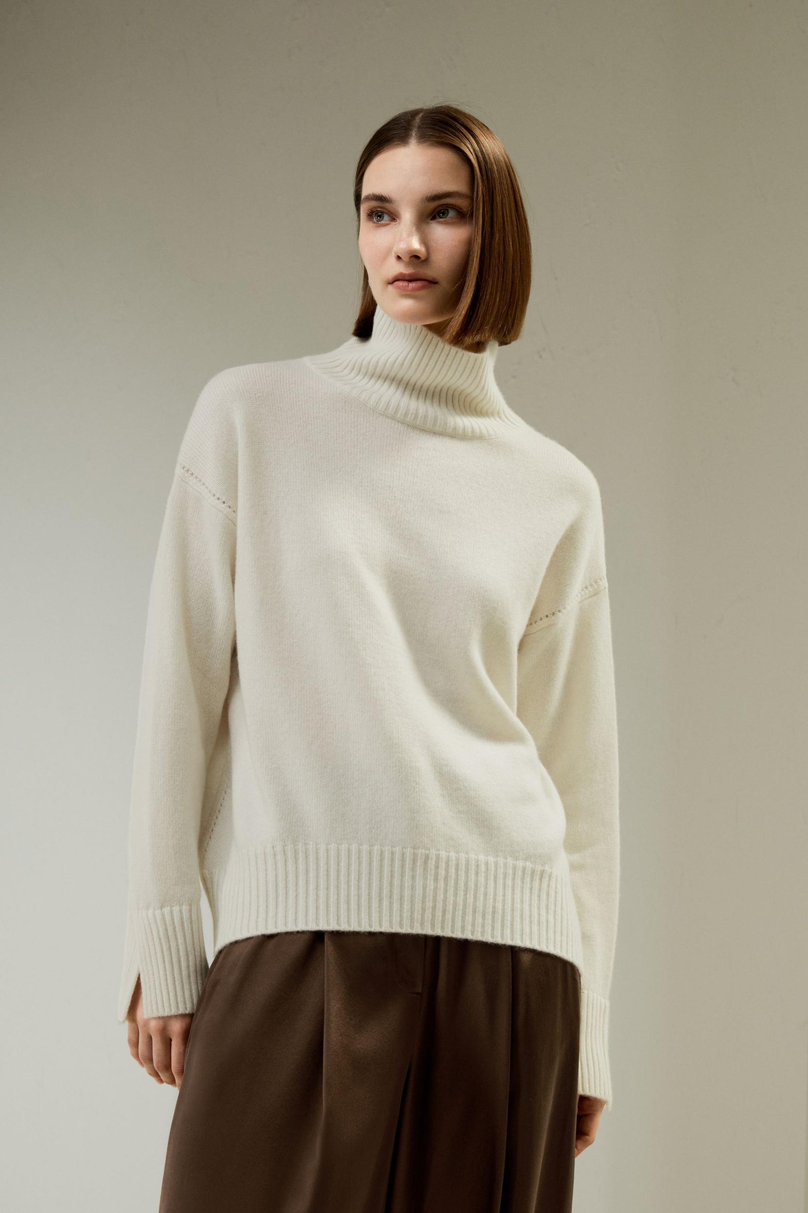 Turtleneck Relaxed-Fit Cashmere Sweater Product Image
