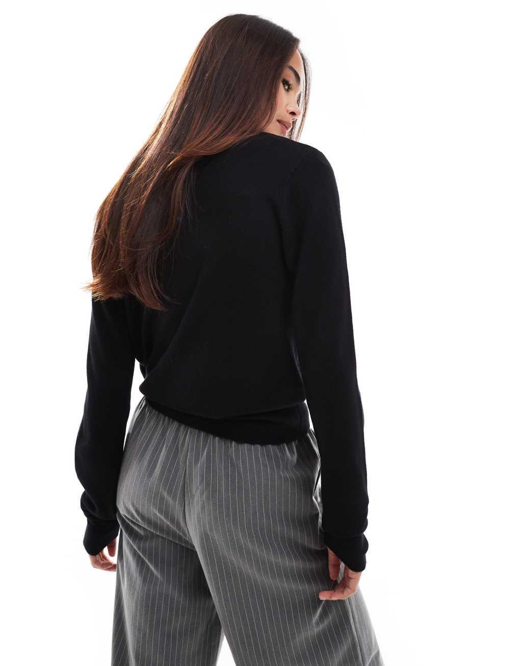 ONLY v-neck light weight knitted cardigan in black Product Image