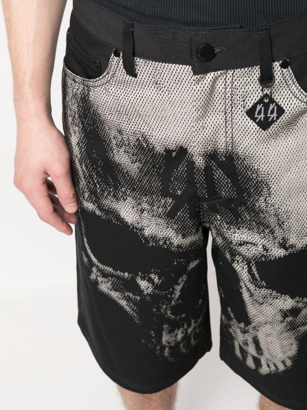 skull-print bermuda shorts  Product Image